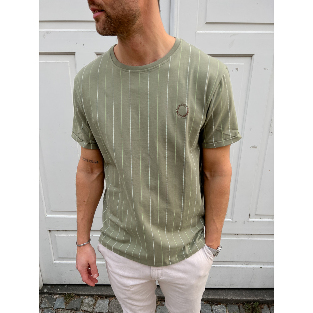 CLEAN CUT STRIPED T-SHIRT