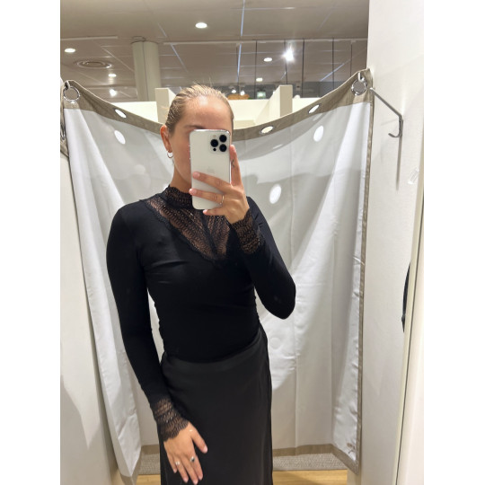 ONLTILDE HIGHNECK LACE TOP