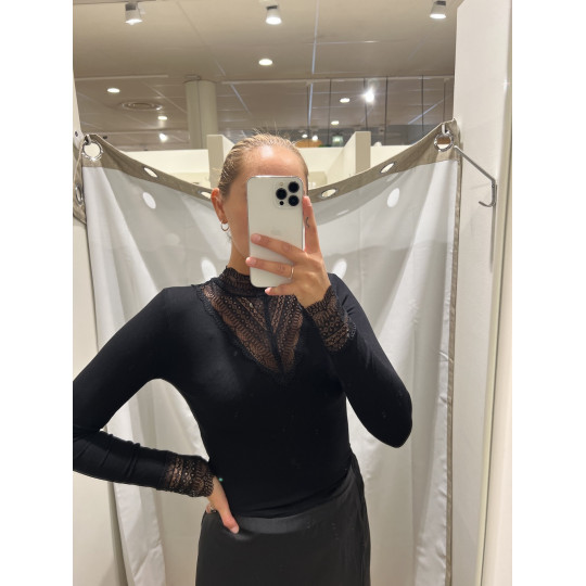 ONLTILDE HIGHNECK LACE TOP
