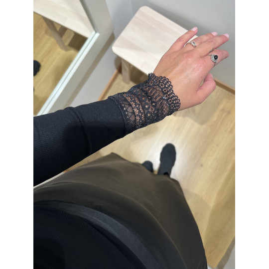 ONLTILDE HIGHNECK LACE TOP