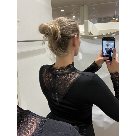 ONLTILDE HIGHNECK LACE TOP