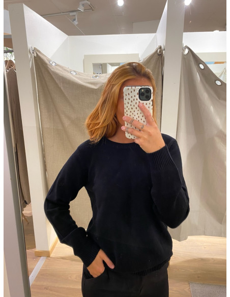 VIRIL O-NECK KNIT TOP