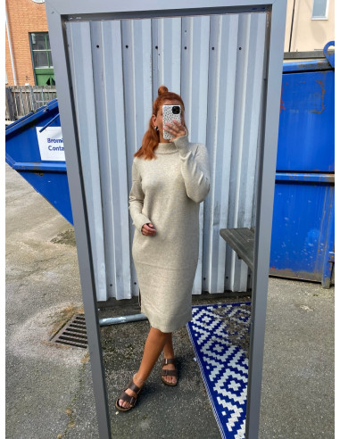 VIRIL CREW NECK L/S MIDI DRESS