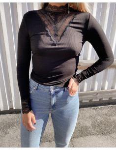 ONLTILDE HIGHNECK LACE TOP