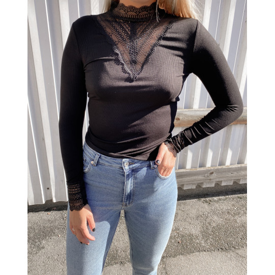 ONLTILDE HIGHNECK LACE TOP