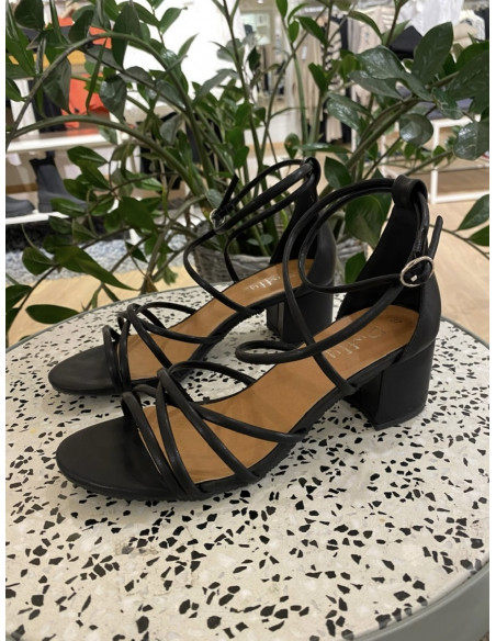 Duffy sandalett med remmar