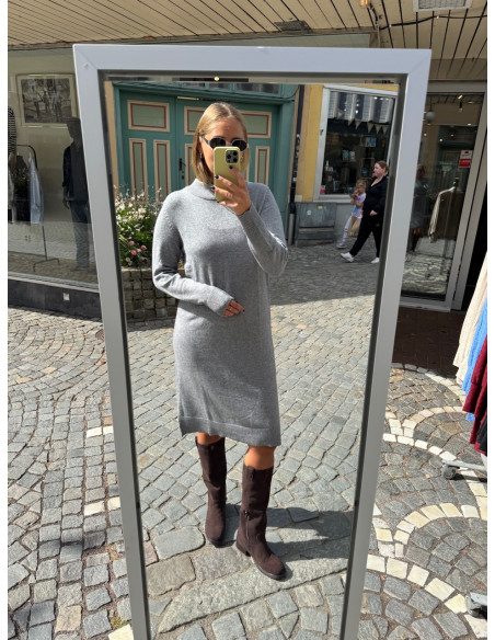 VIRIL CREW NECK L/S MIDI DRESS