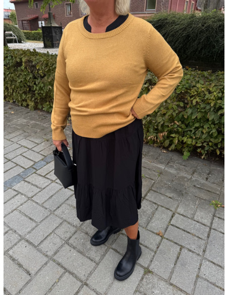 VIRIL O-NECK KNIT TOP