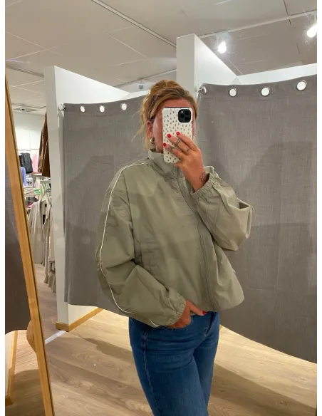 JXNILA LIGHT TRACK JACKET